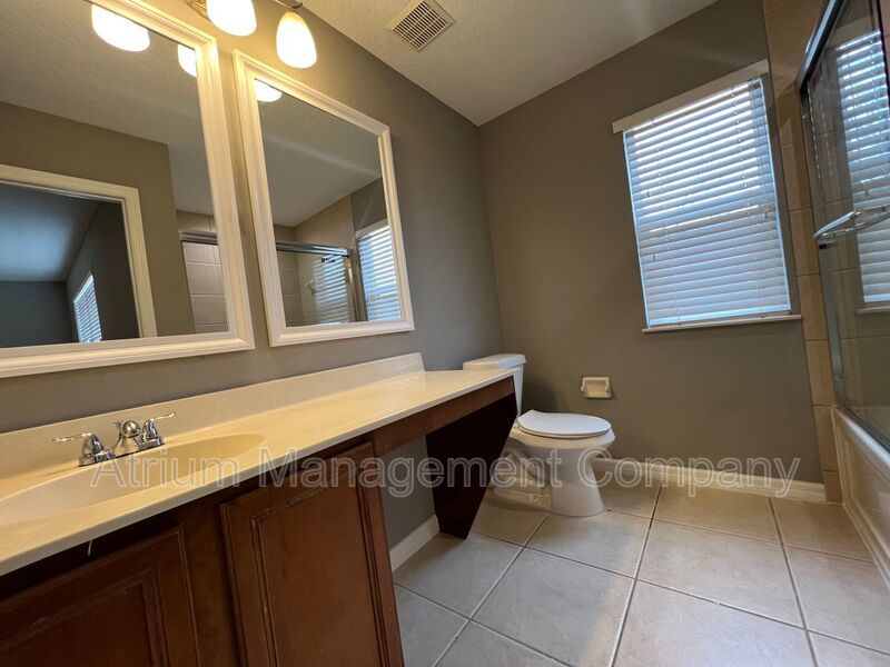 Beautiful 3 Bed, 2.5 Bath Gated Condo for Rent in Sanford/Lake Mary, FL – $500 Off First Month’s Rent! property image