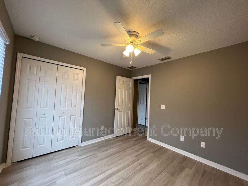 Beautiful 3 Bed, 2.5 Bath Gated Condo for Rent in Sanford/Lake Mary, FL – $500 Off First Month’s Rent! property image