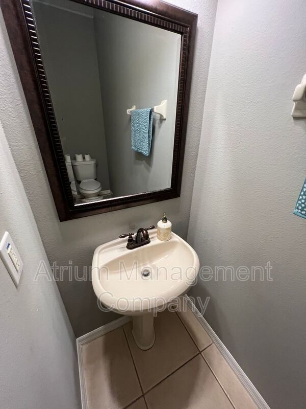 Beautiful 3 Bed, 2.5 Bath Gated Condo for Rent in Sanford/Lake Mary, FL – $500 Off First Month’s Rent! property image