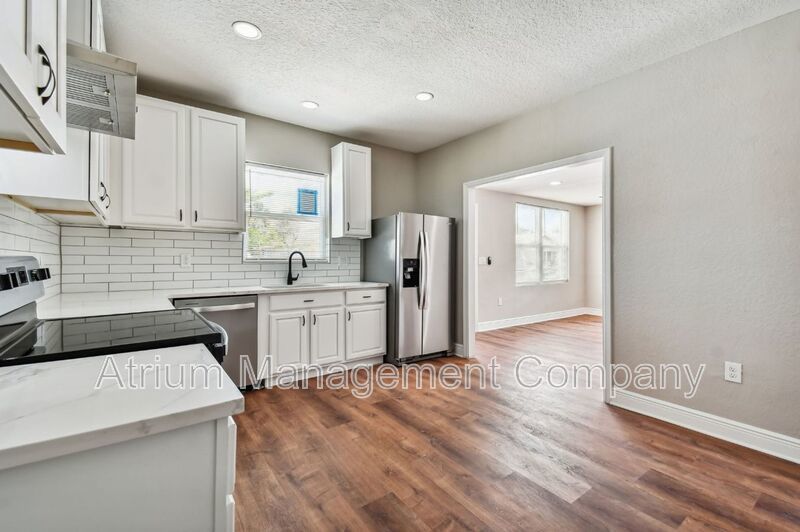 Fully Renovated 3 Bedroom Home! Move in by 12/15 and receive 50% off December! property image