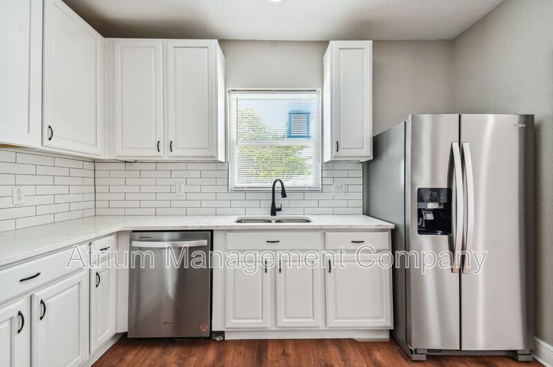 Fully Renovated 3 Bedroom Home! Move in by 12/15 and receive 50% off December! property image