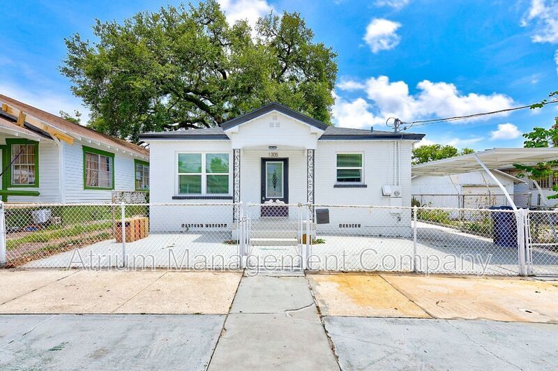 Fully Renovated 3 Bedroom Home! Move in by 12/15 and receive 50% off December! property image