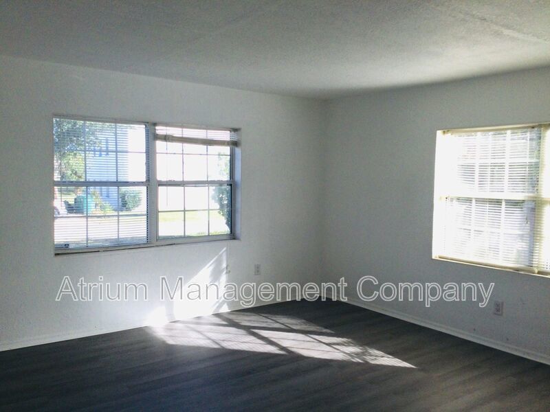 2400 Grant Street _ 2 Bedroom 1 Bathroom w/ Bonus Room property image