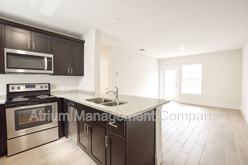 Modern 3-Bedroom, 2-Bathroom Apartment with Water, Internet & Parking Included! property image