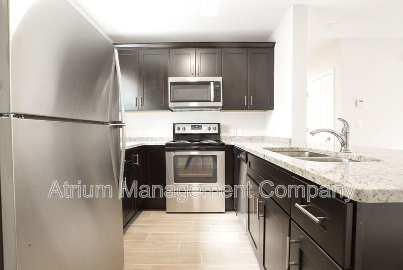 Modern 3-Bedroom, 2-Bathroom Apartment with Water, Internet & Parking Included! property image