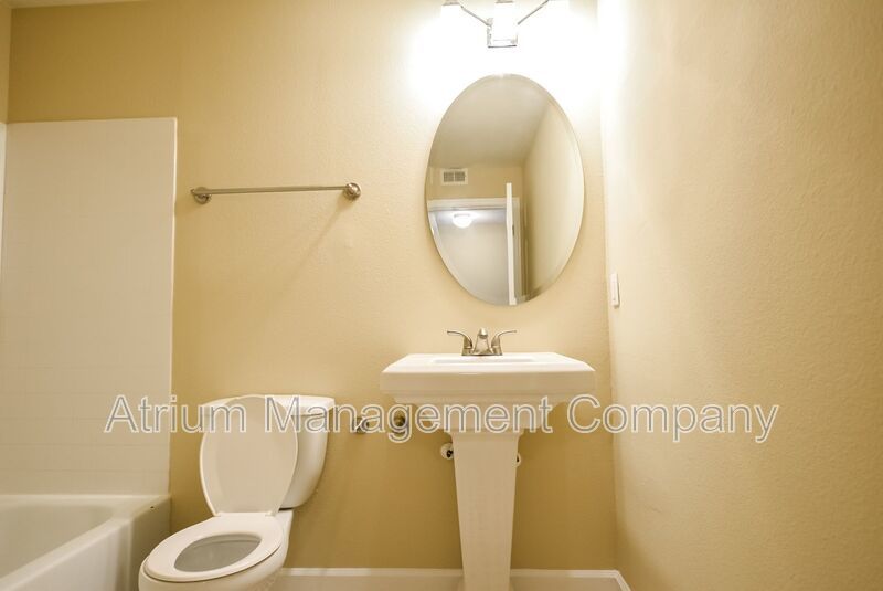 Beautiful 3 Bed 2 Bath WITH BONUS ROOM for Rent in East Orlando!!! SPECIAL PROMOTION!! property image