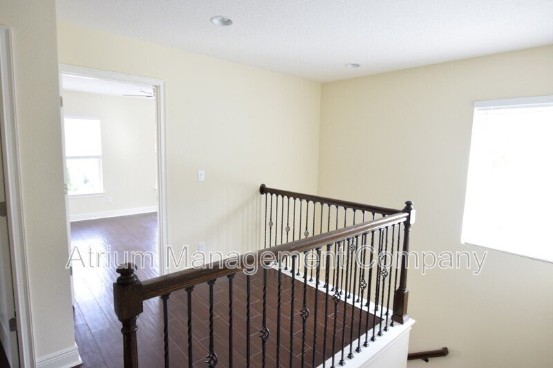 Beautiful  3 Bed 2.5 Bath Town Home in Orlando, FL! COLLEGE PARK!!! property image