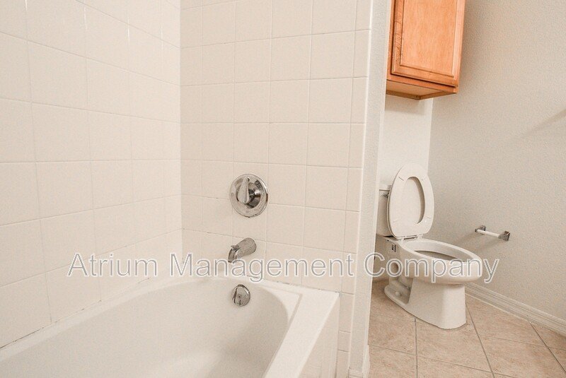 Spacious 3 Bed 2 Bath Unit For Rent in Orlando, FL!!! property image