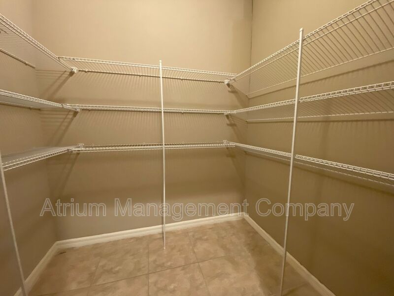 Stunning 5 Bedroom Pool Home in Orchard Hills near Hamlin & The Grove property image