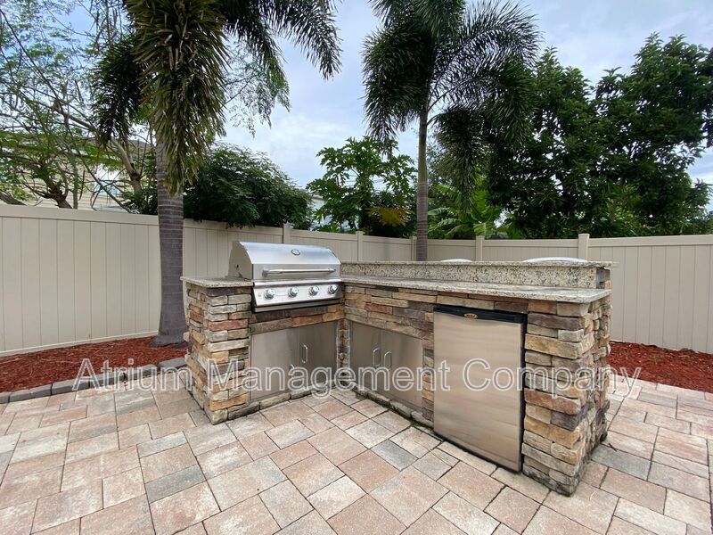 Stunning 5 Bedroom Pool Home in Orchard Hills near Hamlin & The Grove property image