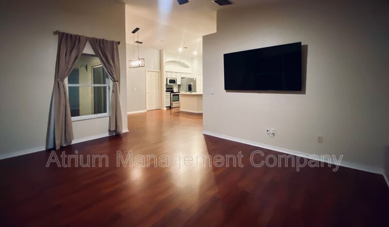 Beautiful 3 Bedroom Home in the Exclusive Gated Community of Stoneybrook West! property image