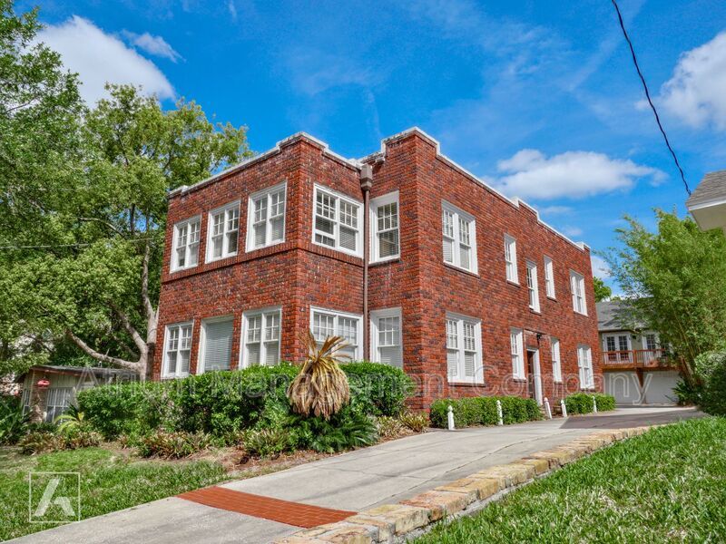 Stunning 2nd Floor Studio with Enclosed Solarium property image