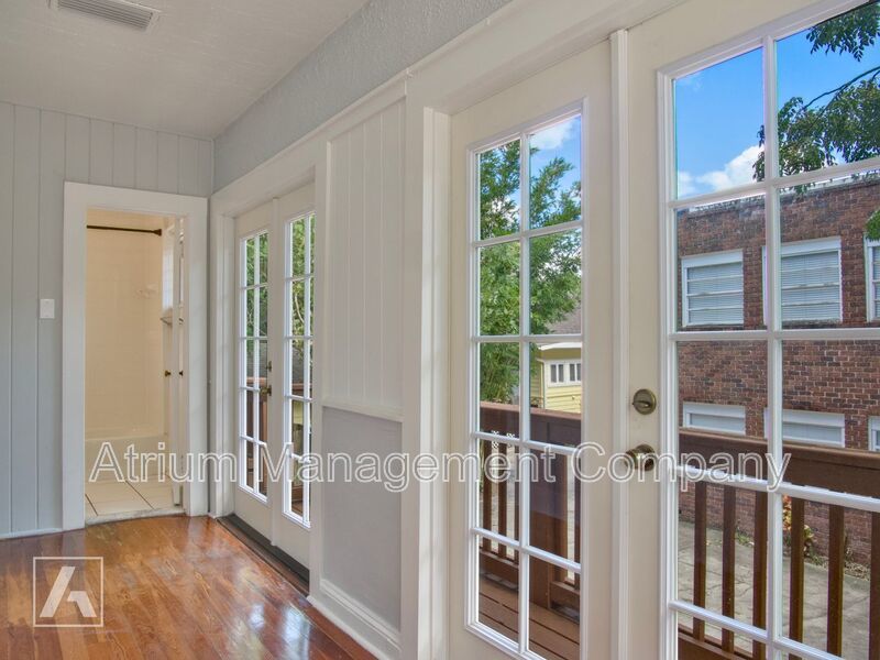 Stunning 2nd Floor Studio with Enclosed Solarium property image