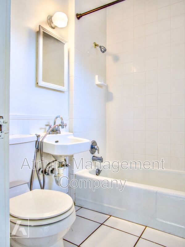 Stunning 2nd Floor Studio with Enclosed Solarium property image