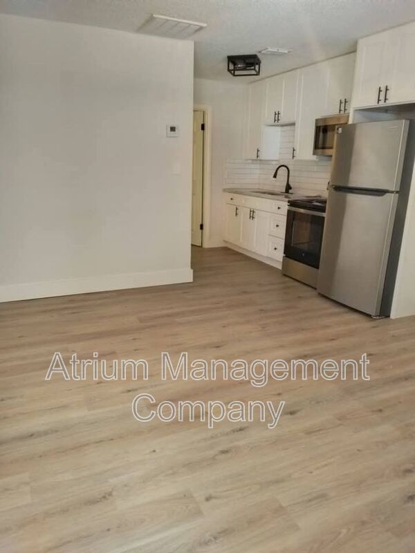 BRAND NEW RENOVATIONS!! 1 MONTH FREE RENT MONTH'S WITH IMMEDIATE MOVE-IN. Gorgeous Fully Renovated 1 Bedroom 1 Bath in Gainesville property image