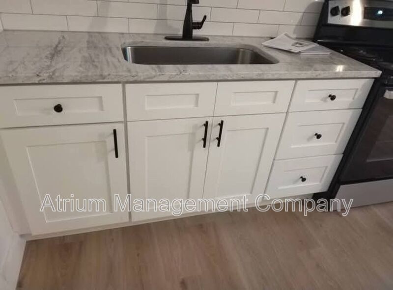 BRAND NEW RENOVATIONS!! 1 MONTH FREE RENT MONTH'S WITH IMMEDIATE MOVE-IN. Gorgeous Fully Renovated 1 Bedroom 1 Bath in Gainesville property image