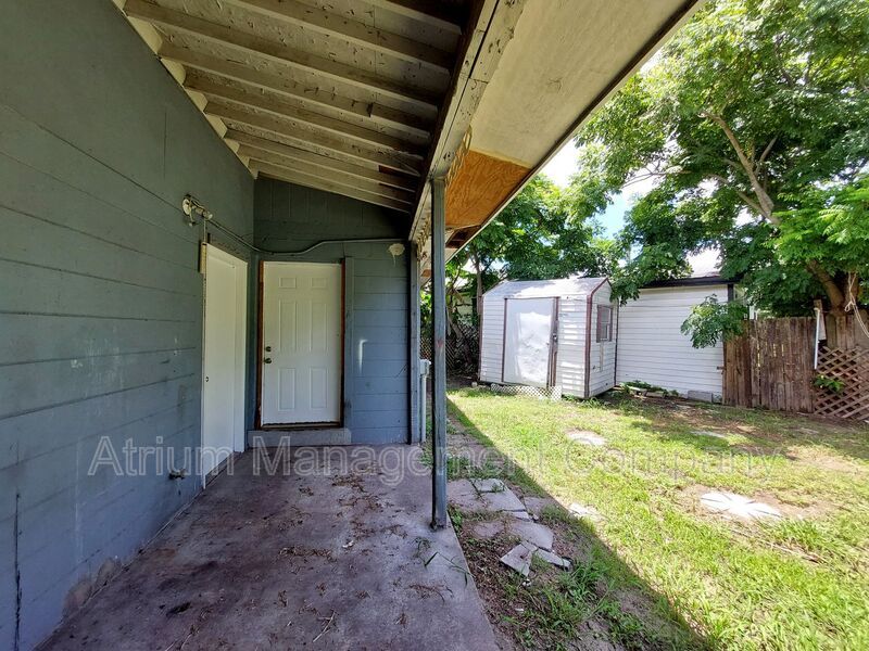 3 Bedroom, 2 Bathroom House in Lakeland property image