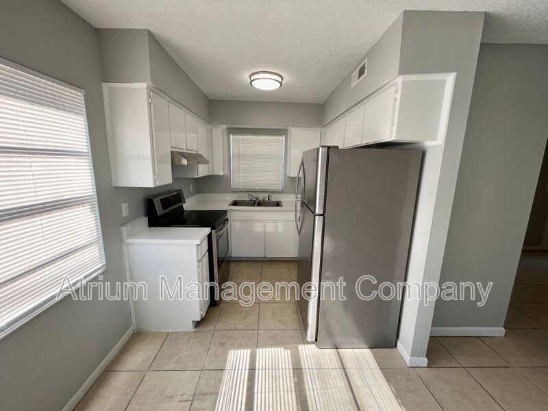 2 Bedroom 1 Bathroom Upgraded Temple Terrace Apartment property image