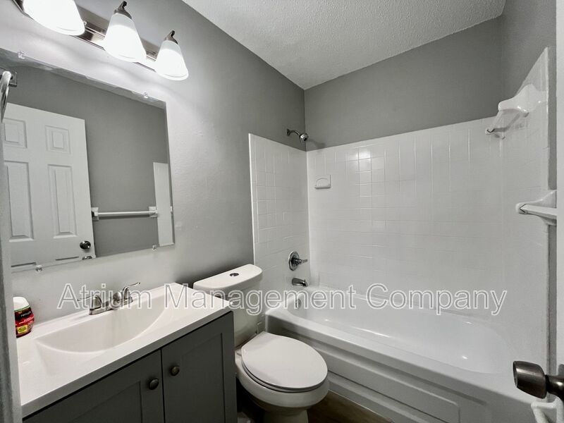 2 Bedroom 1 Bathroom Upgraded Temple Terrace Apartment property image