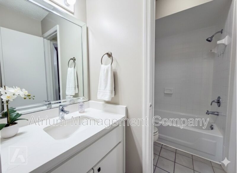 Charming 2-Bedroom Duplex for Rent in Orlando's SoDo District! property image