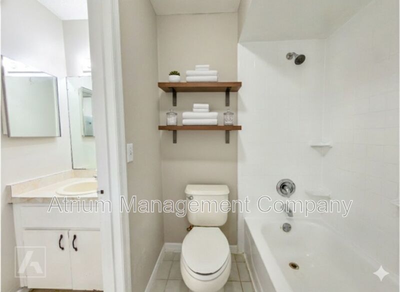 Charming 2-Bedroom Duplex for Rent in Orlando's SoDo District! property image