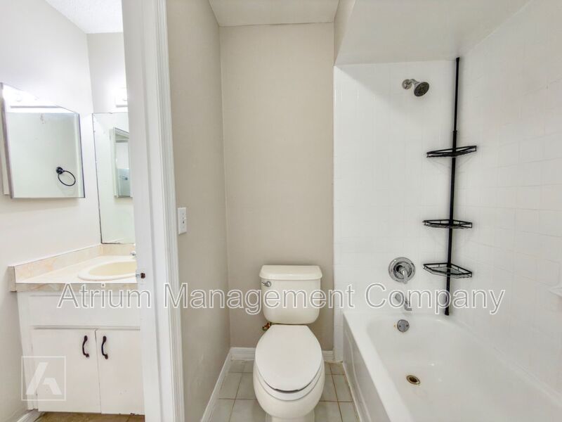 Charming 2-Bedroom Duplex for Rent in Orlando's SoDo District! property image