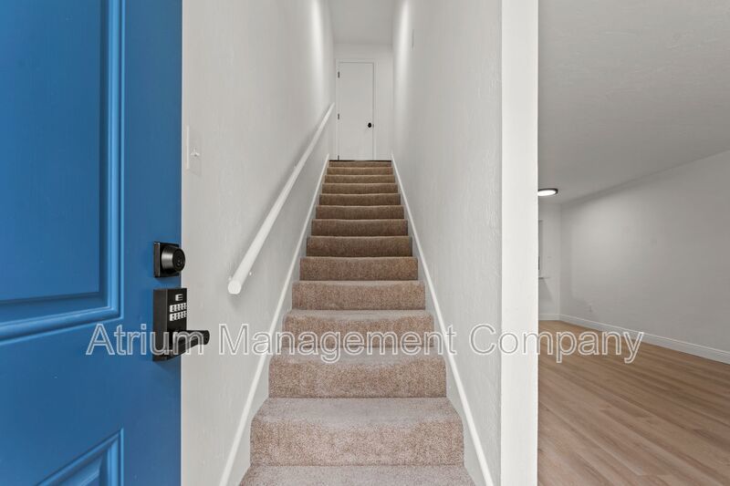 Renovated 2 Bedroom 1 Month free 1\2 off security deposit property image