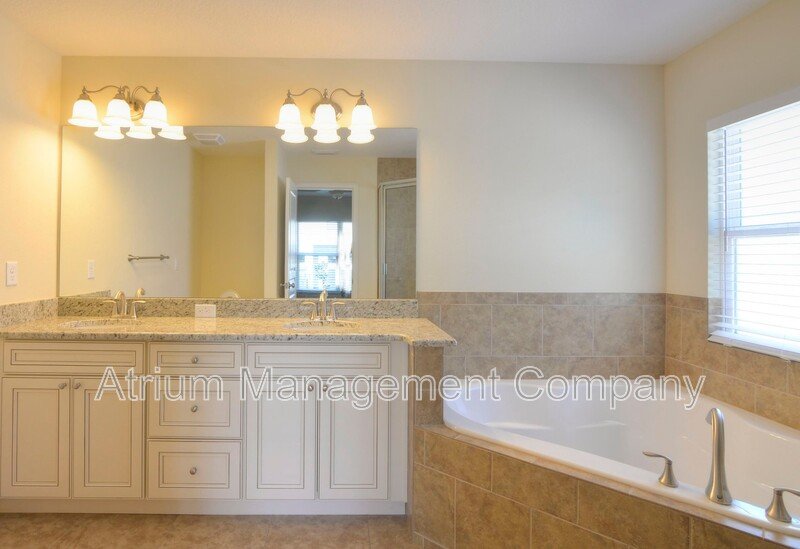 3 Bedroom, 2.5 Half Bath Town Home Downtown Orlando property image