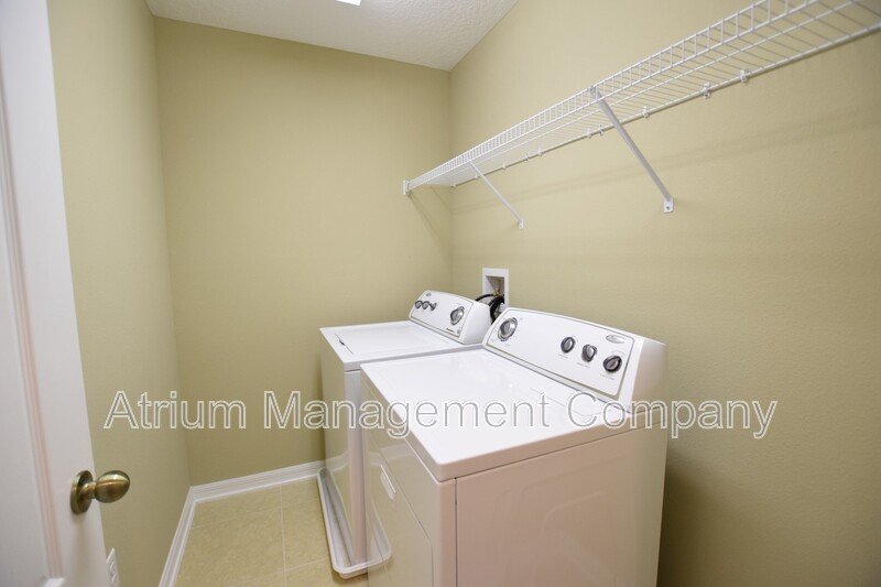 Beautiful 2 Bed 2.5 Bath with Loft Gated Town Home for Rent in Sanford, FL! property image