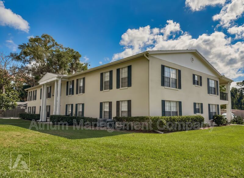 Modern Living in Historic Downtown DeLand: Renovated 1-Bedroom at Carriage House property image