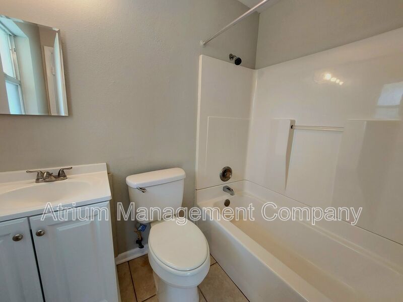 Coming Soon! 2 Bedroom, 1 Bathroom Apartment in North Lakeland  **RENT SPECIAL** 50% off of First Month's Rent! property image