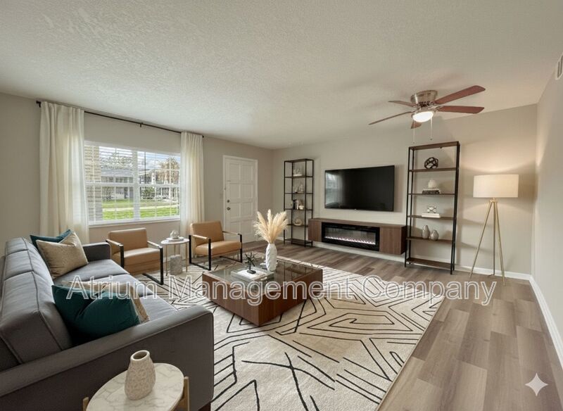 Modern Living in Historic Downtown DeLand: Renovated 1-Bedroom at Carriage House property image