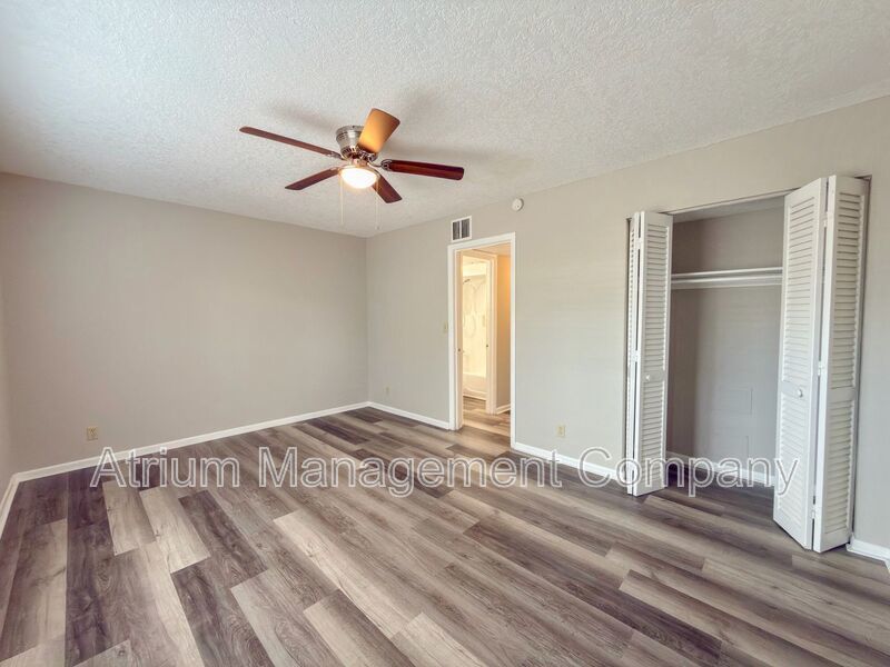 Modern Living in Historic Downtown DeLand: Renovated 1-Bedroom at Carriage House property image