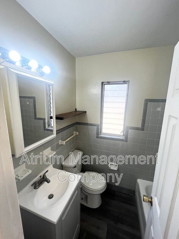 Charming 2 Bedroom Home in Lakeland – Spacious Yard & Great Location! property image