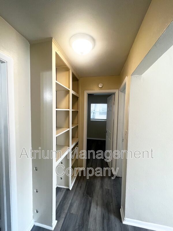 Charming 2 Bedroom Home in Lakeland – Spacious Yard & Great Location! property image