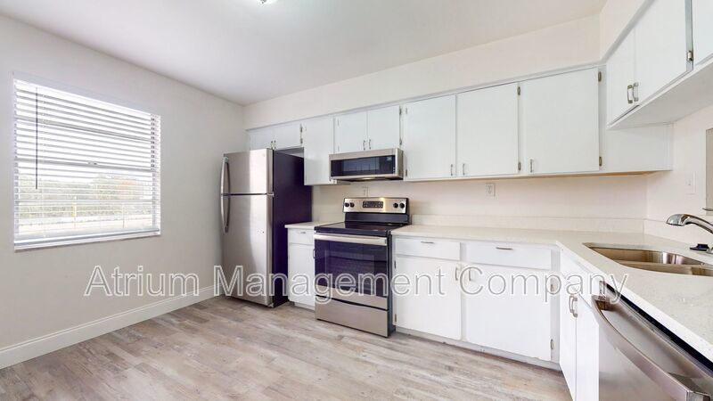 Gorgeous Seminole Heights Apartment!!! 50% off first months rent property image