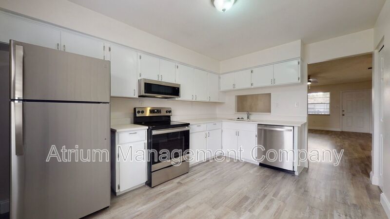 Gorgeous Seminole Heights Apartment!!! 50% off first months rent property image