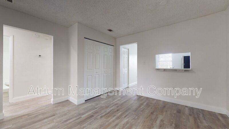 Gorgeous Seminole Heights Apartment!!! 50% off first months rent property image