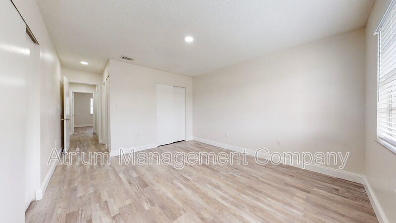 Gorgeous Seminole Heights Apartment!!! 50% off first months rent property image