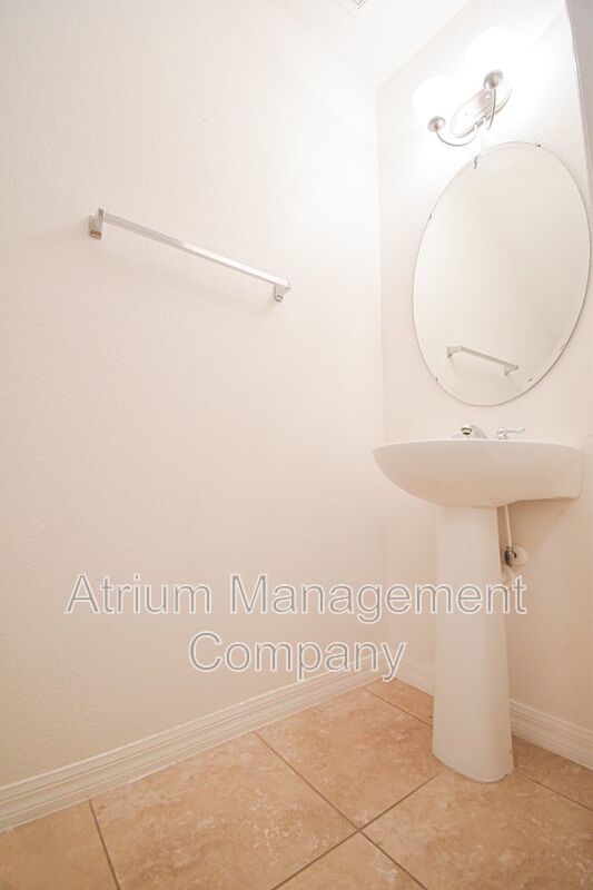 Beautiful 3 Bed Home in Longwood’s Premier Gated Community property image