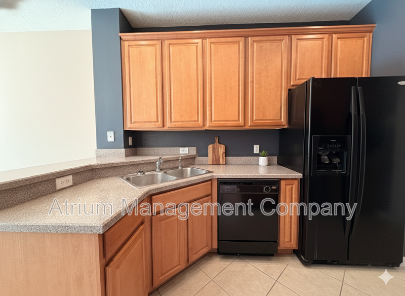 Bright & Spacious 3BR End-Unit Townhome in Serene Cranes Creek | Goldenrod – East Orlando property image