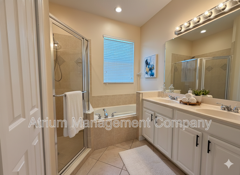 Bright & Spacious 3BR End-Unit Townhome in Serene Cranes Creek | Goldenrod – East Orlando property image