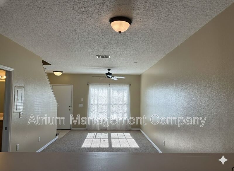 Charming & Move-In Ready Townhome in Gated Placid Lake! $500 off First Month Rent! property image