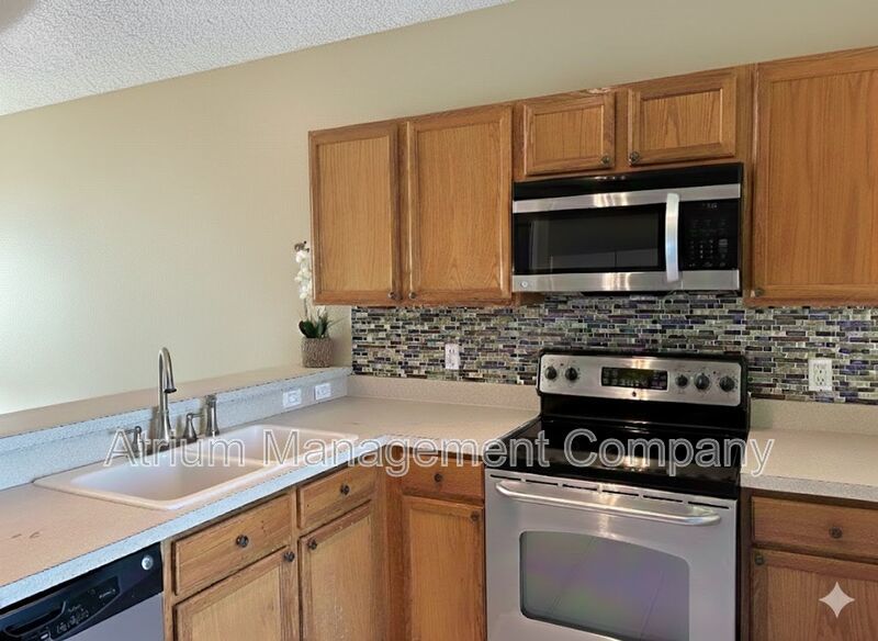 Charming & Move-In Ready Townhome in Gated Placid Lake! $500 off First Month Rent! property image