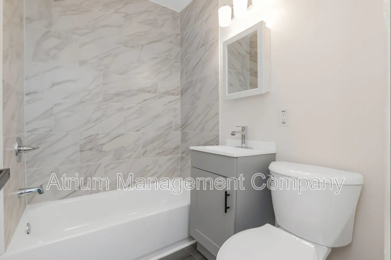 Fully Renovated 2-Bedroom Apartment in St. Petersburg – $1,795/month property image