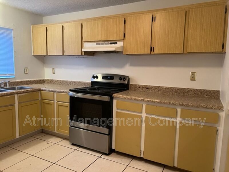 Large 1st floor 2 bedroom & 2 baths apartment in Sanford, Fl! property image