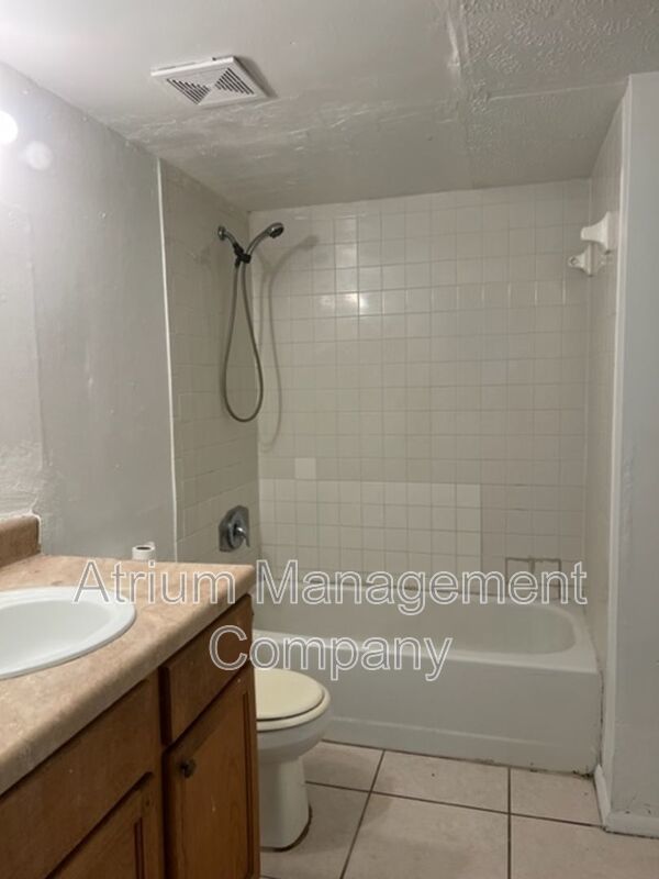 Large 1st floor 2 bedroom & 2 baths apartment in Sanford, Fl! property image