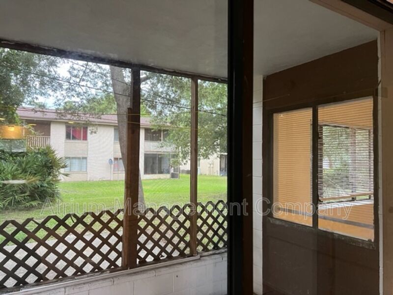 Large 1st floor 2 bedroom & 2 baths apartment in Sanford, Fl! property image