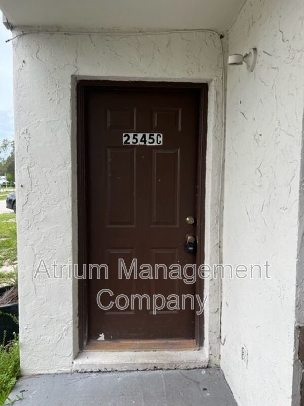 Large 1st floor 2 bedroom & 2 baths apartment in Sanford, Fl! property image