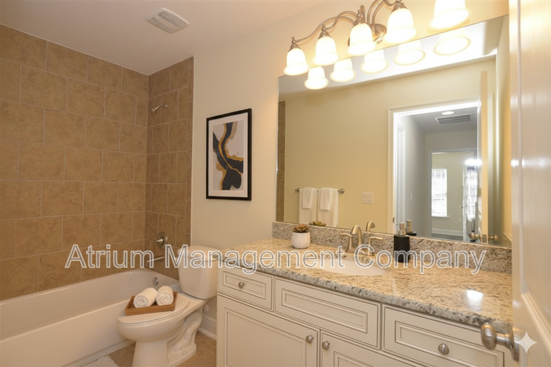 3 Bedroom, 2.5 Half Bath Town Home Downtown Orlando property image